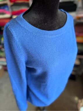 Blue Women's Crewneck Cashmere Sweater